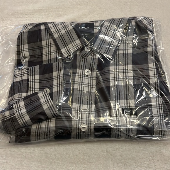 RVCA slim fit button down shirt - Picture 10 of 10